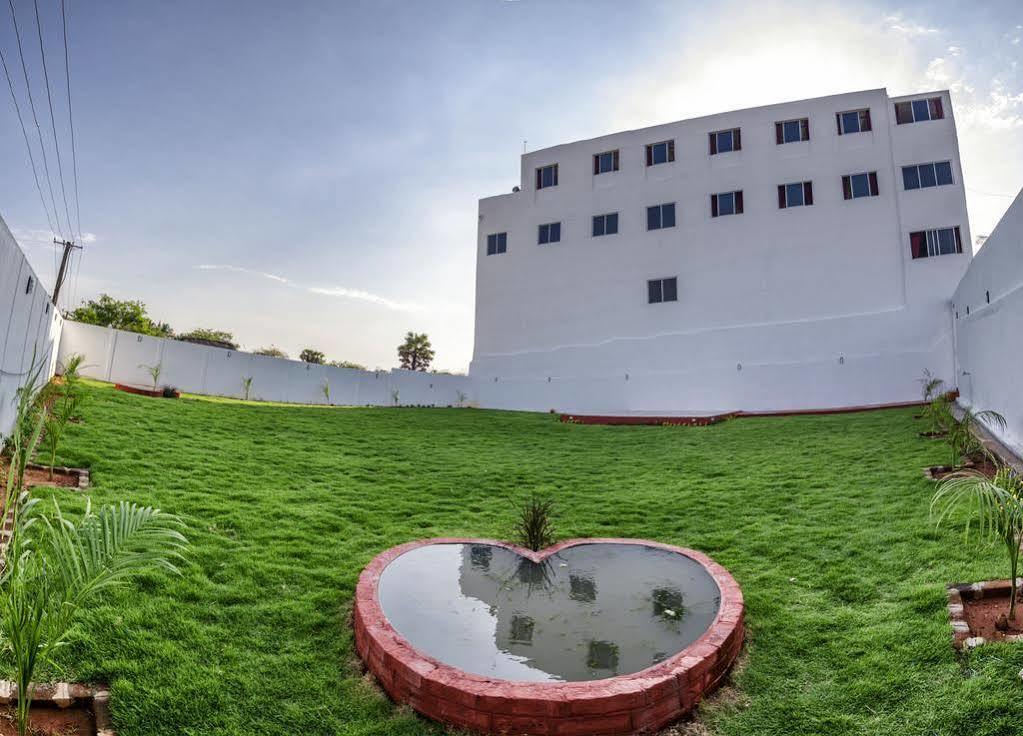 Hotel Ganesh Residency Puduččéri Exteriér fotografie